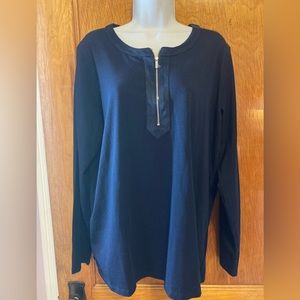 Jones New York scoop neck ultra soft thin  Airy shirt navy 7”in zip 95% cotton